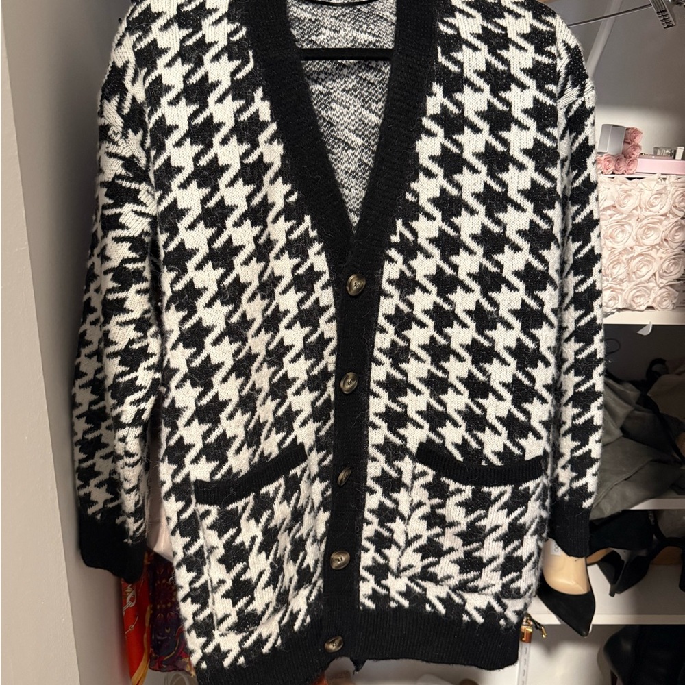 Black and White Houndstooth Cardigan
